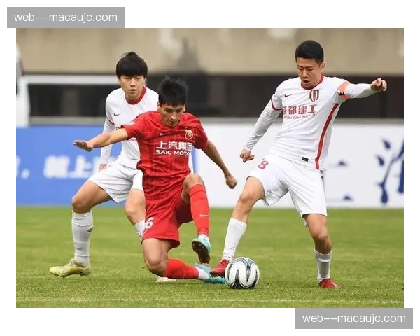 中超整体战术趋势转变 更多球队放弃高位逼抢采用紧凑防守