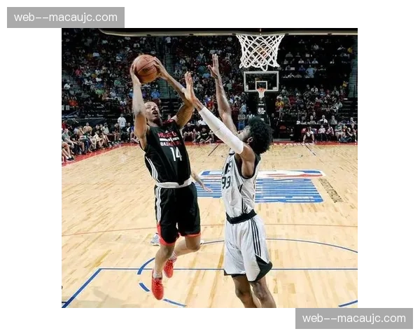 文班亚马快攻参与度提升 转换进攻中展现全面技能